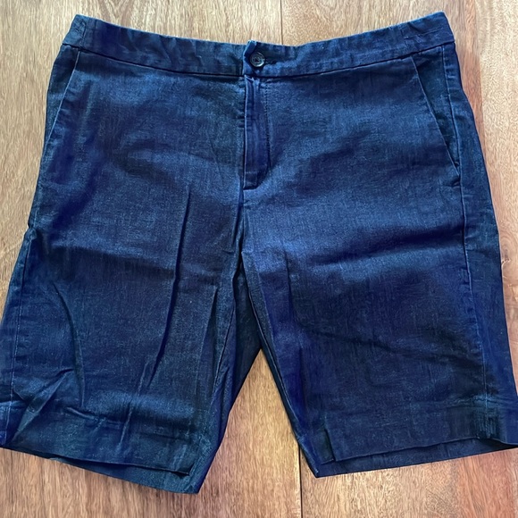 Banana Republic Hampton Fit 9” Denim Chambray Bermuda Shorts - Picture 1 of 5